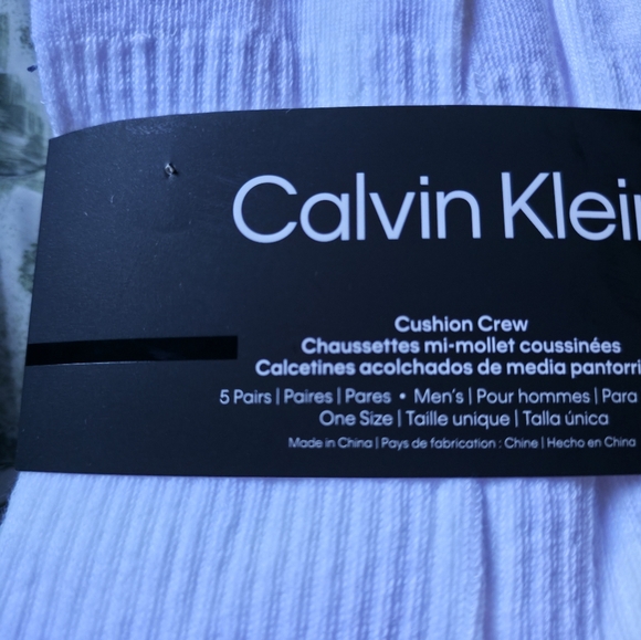 14 Pairs Of Calvin Klein, Levis Men's White and Black Athletic Socks - Picture 3 of 4